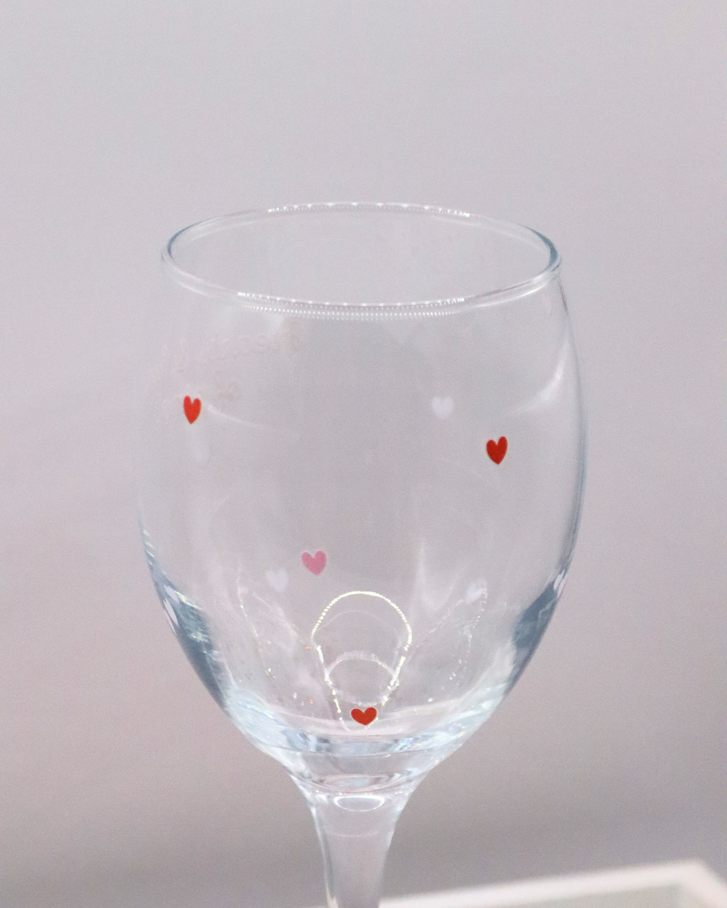 Hearts & Hints Of Pinot Wine Glass